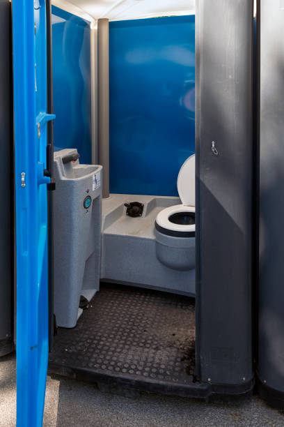 Best Porta potty delivery and setup  in Country Clu, CA