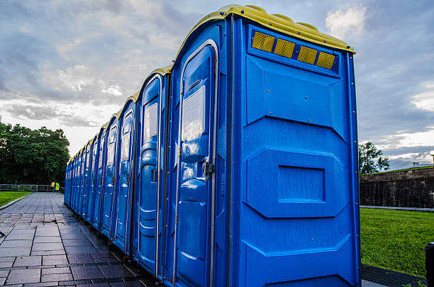 Portable Toilet Options We Offer in Country Clu, CA